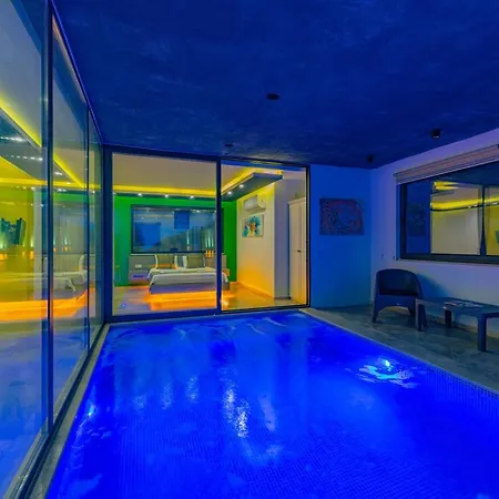 Gloss Kapali Isitmali Havuzlu Tatil Villasi Villa Kas