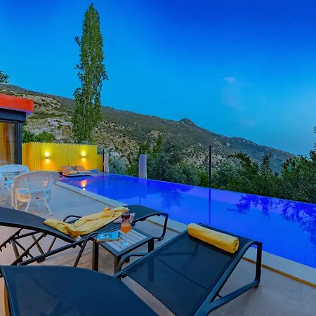 Gloss Kapali Isitmali Havuzlu Tatil Villasi Villa Kas