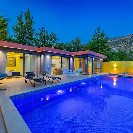 Gloss Kapali Isitmali Havuzlu Tatil Villasi Villa Kas