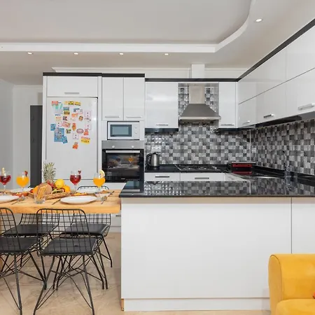 Gloss Kapali Isitmali Havuzlu Tatil Villasi Kas